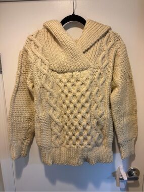 Vintage Irish Hand Knit 100% Pure Wool Hooded Aran Cable Knit Sweater